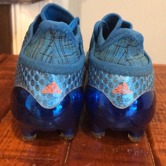 Adidas soccer cleats! Size kids 4! - Picture 3 of 8